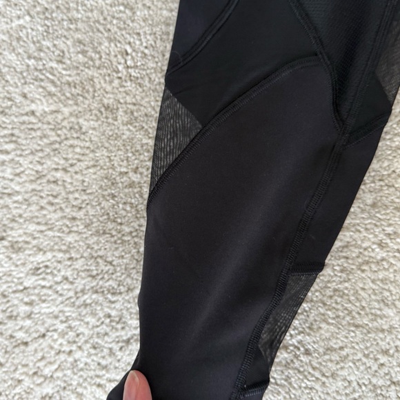 lululemon black leggings with mesh inserts size 8 - Picture 10 of 13